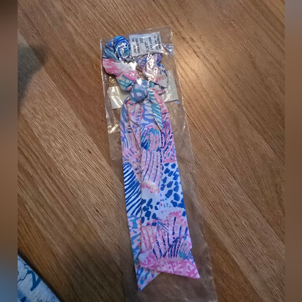 Lilly Pulitzer Bow Scrunchie Nwt